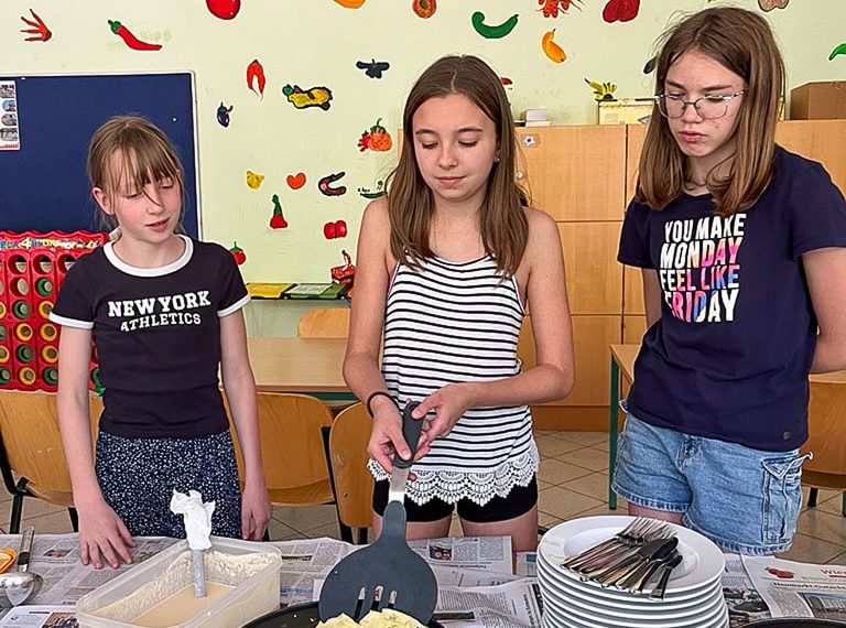 Jahresabschluss in der Nachmittagsbetreuung: Wir machen Crêpes!