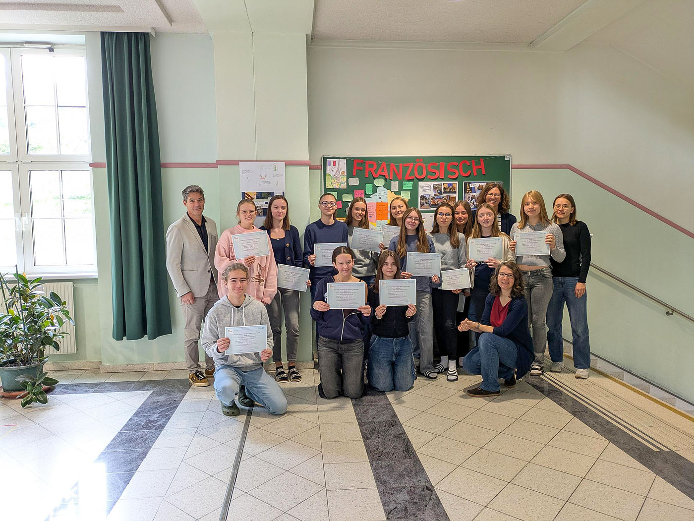 Du betrachtest gerade Nos élèves brillent à l’examen du DELF !