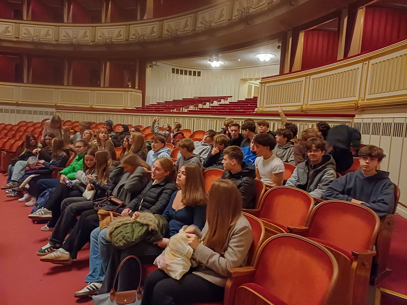Du betrachtest gerade Exkursion Staats- und Volksoper | 6AB