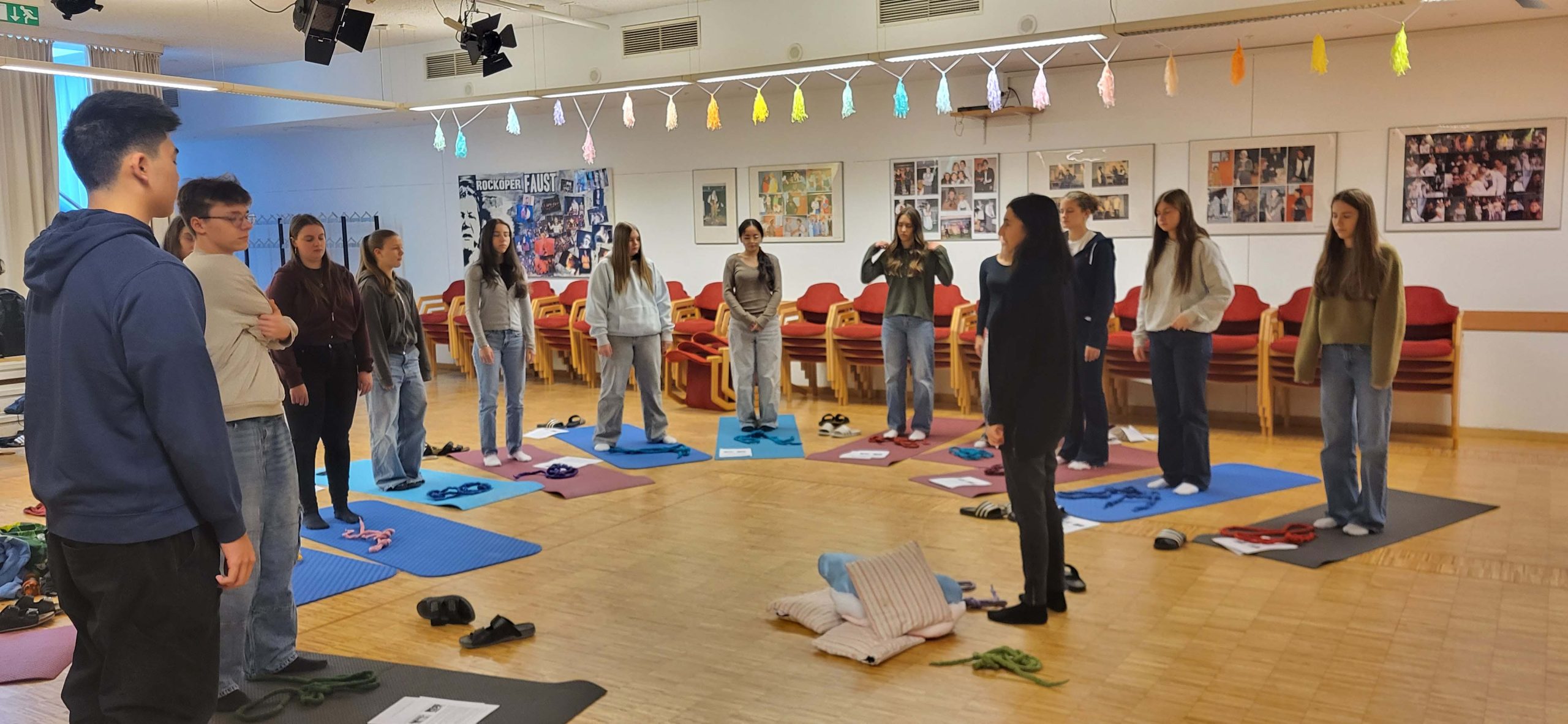 Du betrachtest gerade Performance-Art Workshop mit der Künstlerin Anne Glassner | 7B