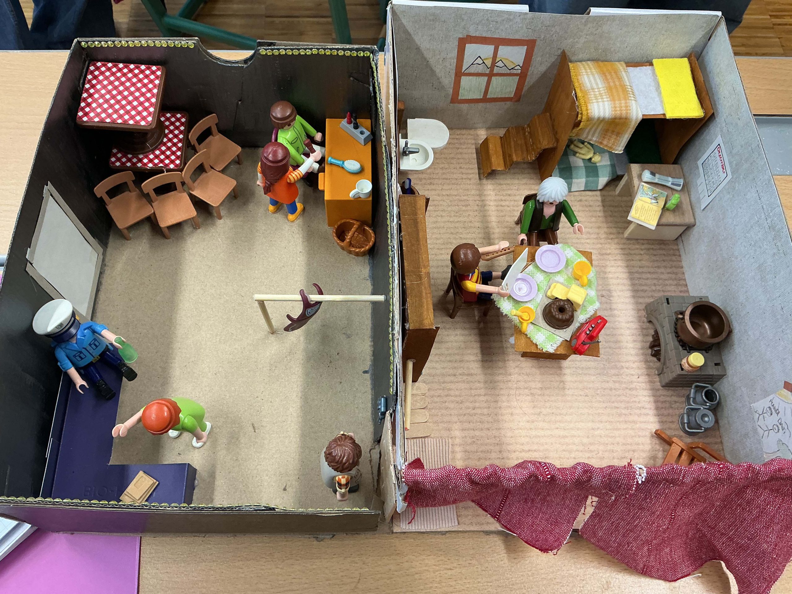 Du betrachtest gerade Bühnenbilder aus Schuhkartons