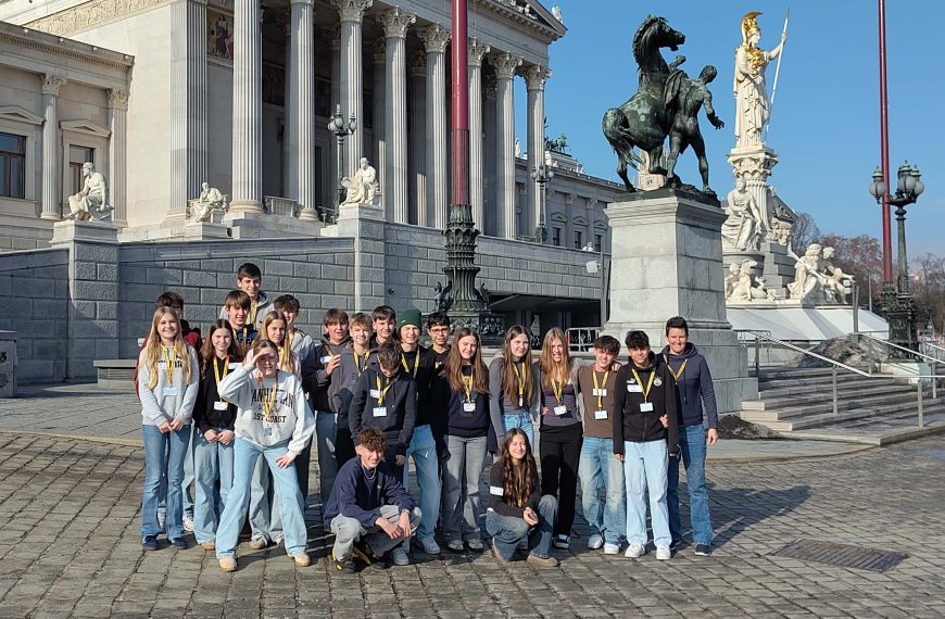 Die 4b zu Besuch in der Demokratiewerkstatt