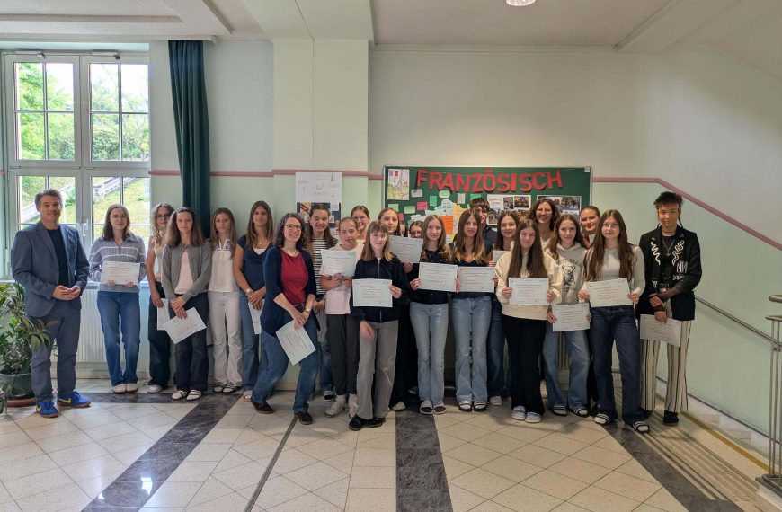 25 Mal Bravo! – Une réussite exceptionnelle : tous les candidats ont obtenu leur diplôme DELF !